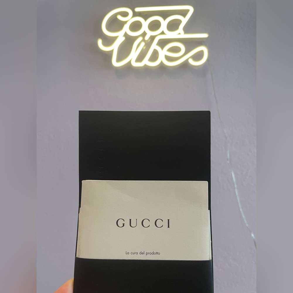 Gucci leather sneakers with embellished arrow size 38 (US Size 7.5-8) - Picture 9 of 9